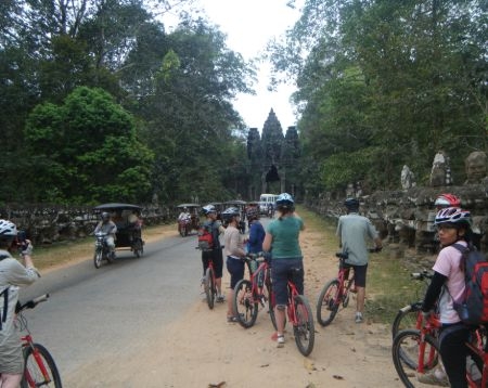 images/blog_img/tours/Cambodia_cycling.jpeg